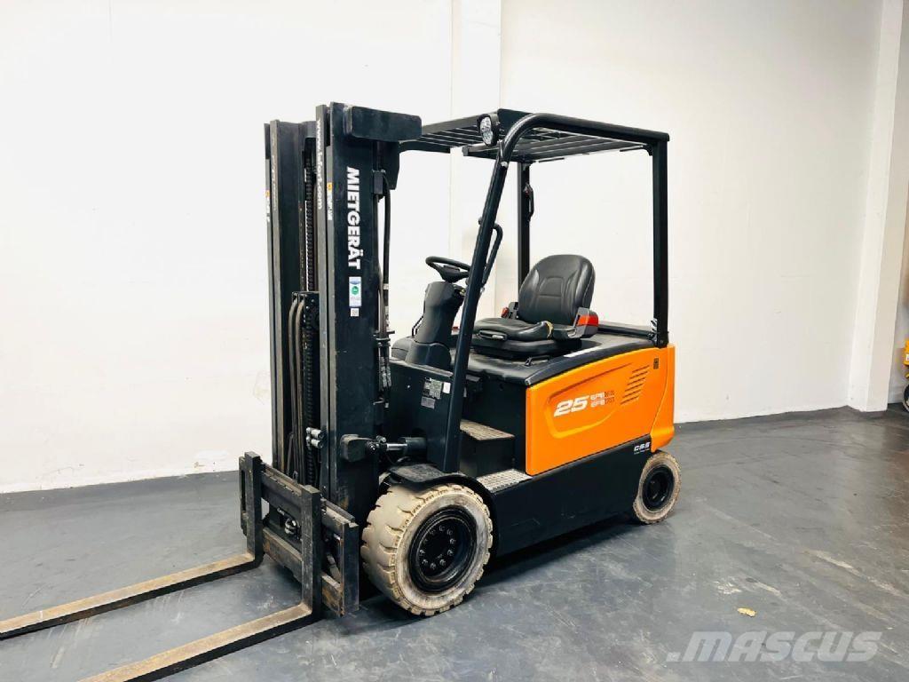 Doosan B25X-7 Plus Electric forklift trucks