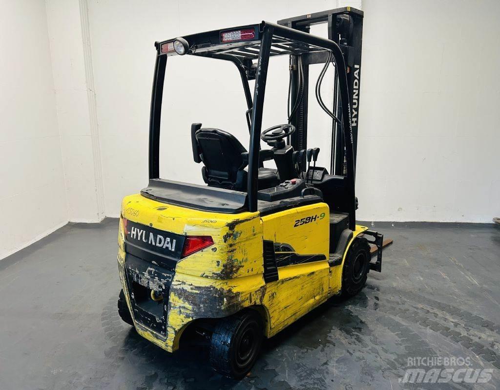 Hyundai 25BH-9 Electric forklift trucks