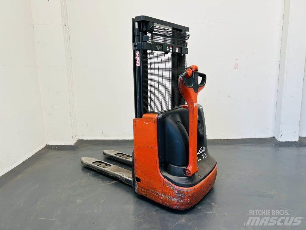 Linde L10 Pedestrian stacker
