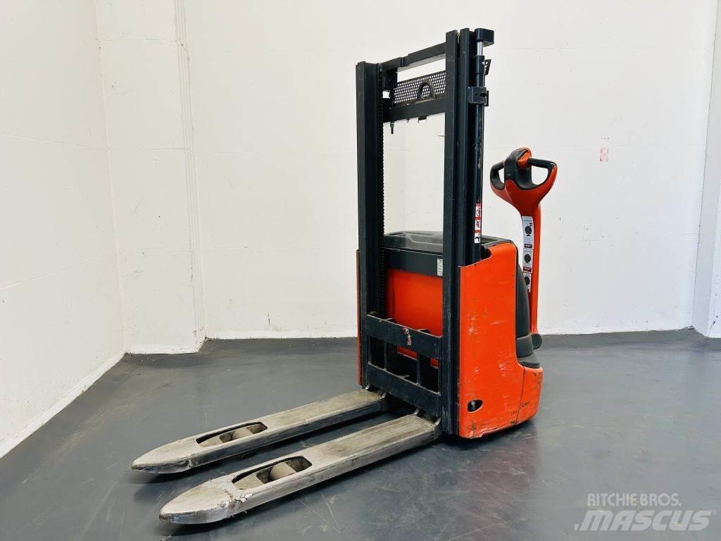 Linde L10B Pedestrian stacker
