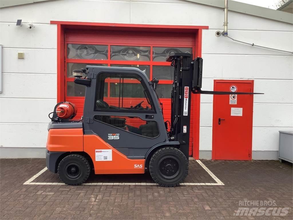 Toyota 8FGJF35 LPG trucks