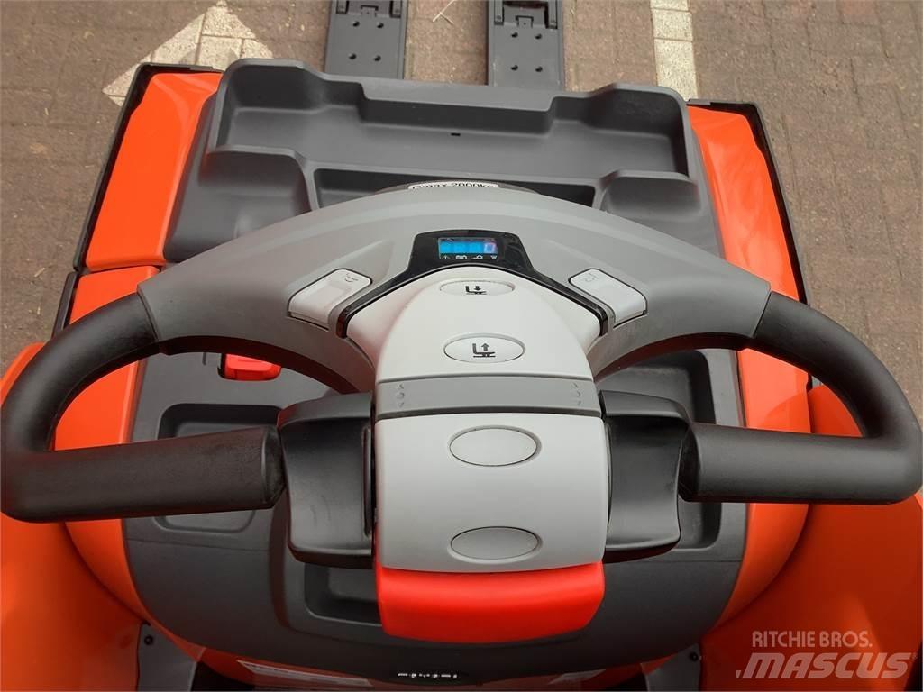 Toyota LPE200 Low lifter