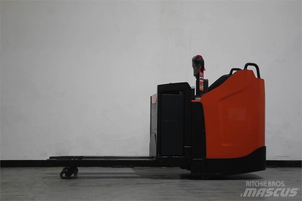 Toyota LPE220 Low lifter