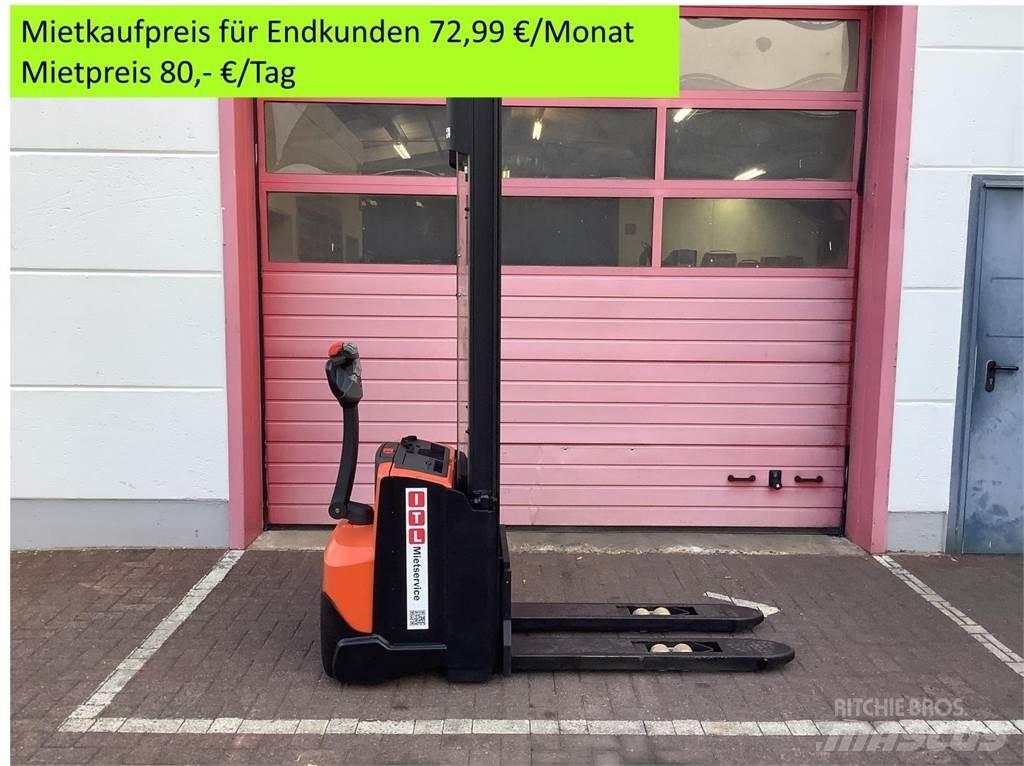 Toyota SWE120 Pedestrian stacker