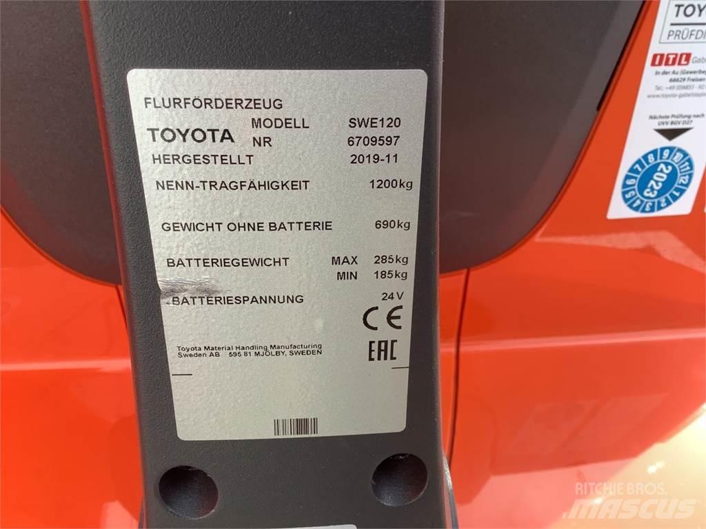 Toyota SWE120 Pedestrian stacker
