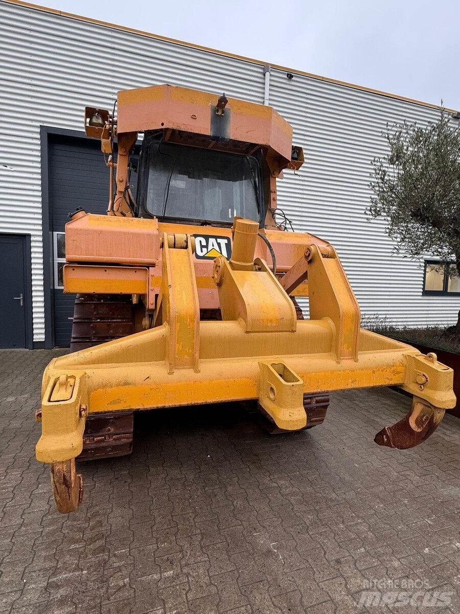 CAT D6T Crawler dozers