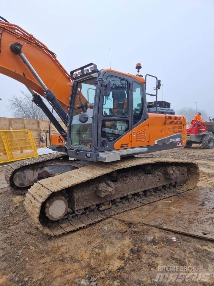 Doosan 255-5 Crawler excavators