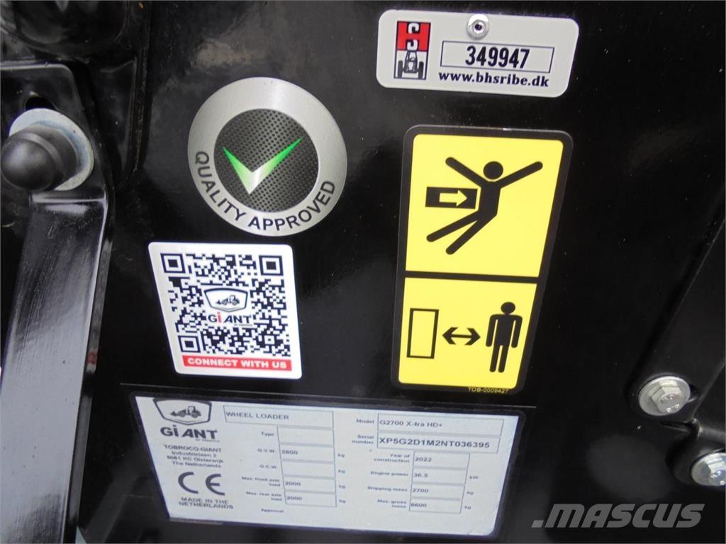 GiANT G2700XHDP Mini loaders