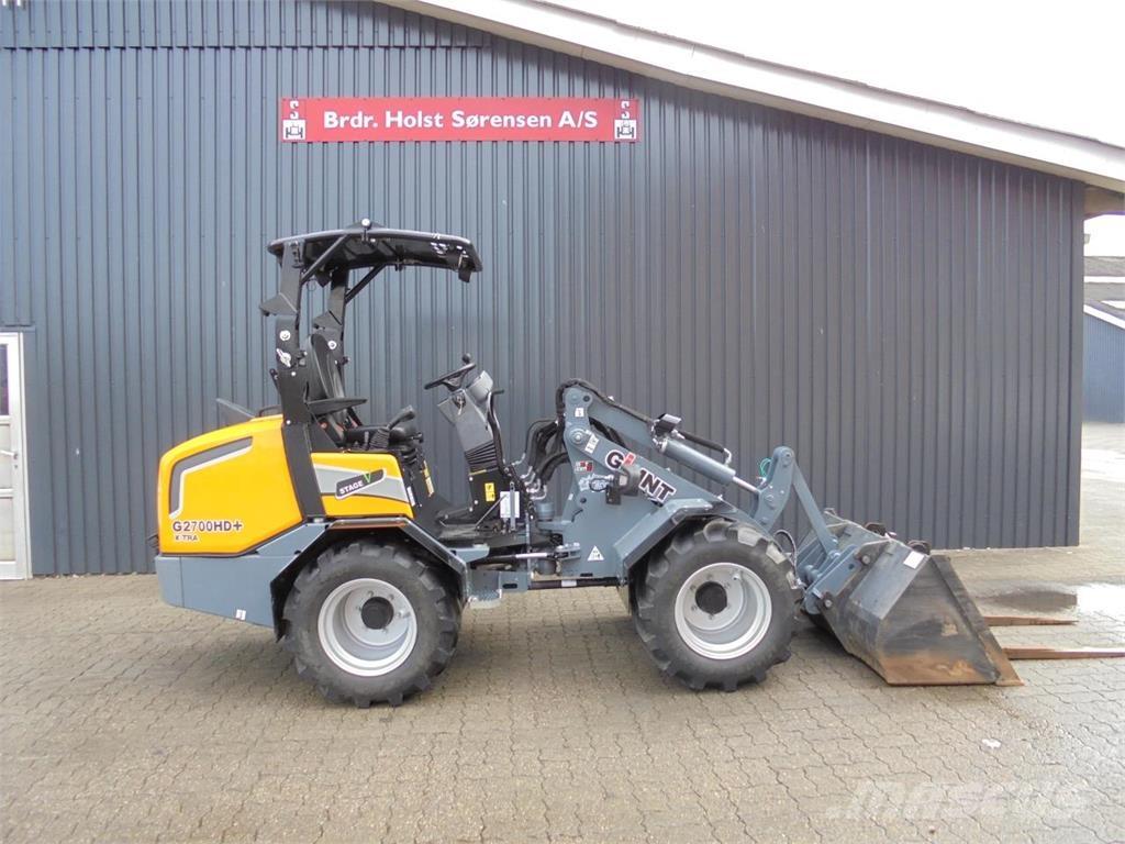 GiANT G2700XHDP Mini loaders