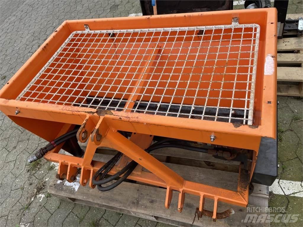 Hydromann 200G Sand and salt spreaders