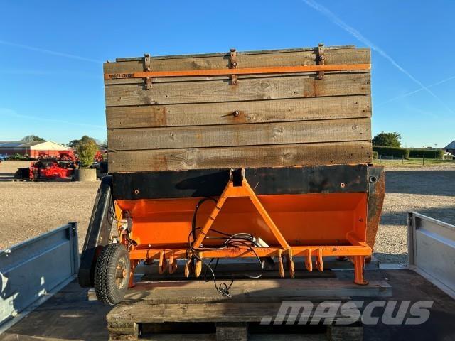 Hydromann 300 Sand and salt spreaders