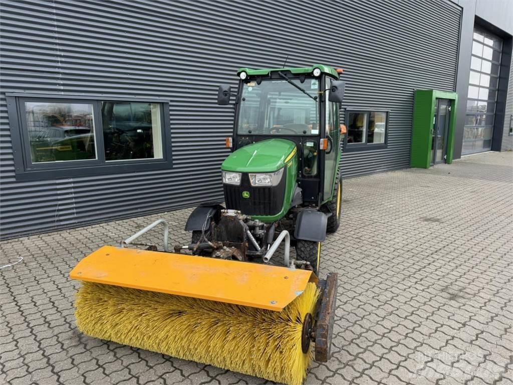 John Deere 2036R Compact tractors