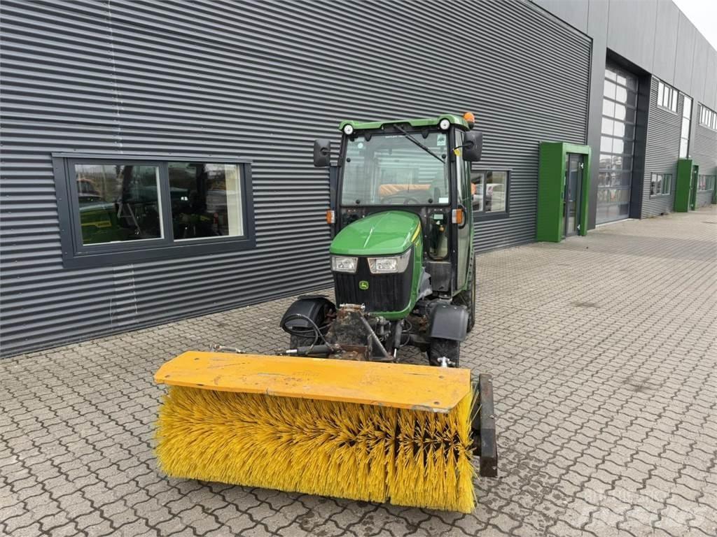 John Deere 2036R Compact tractors
