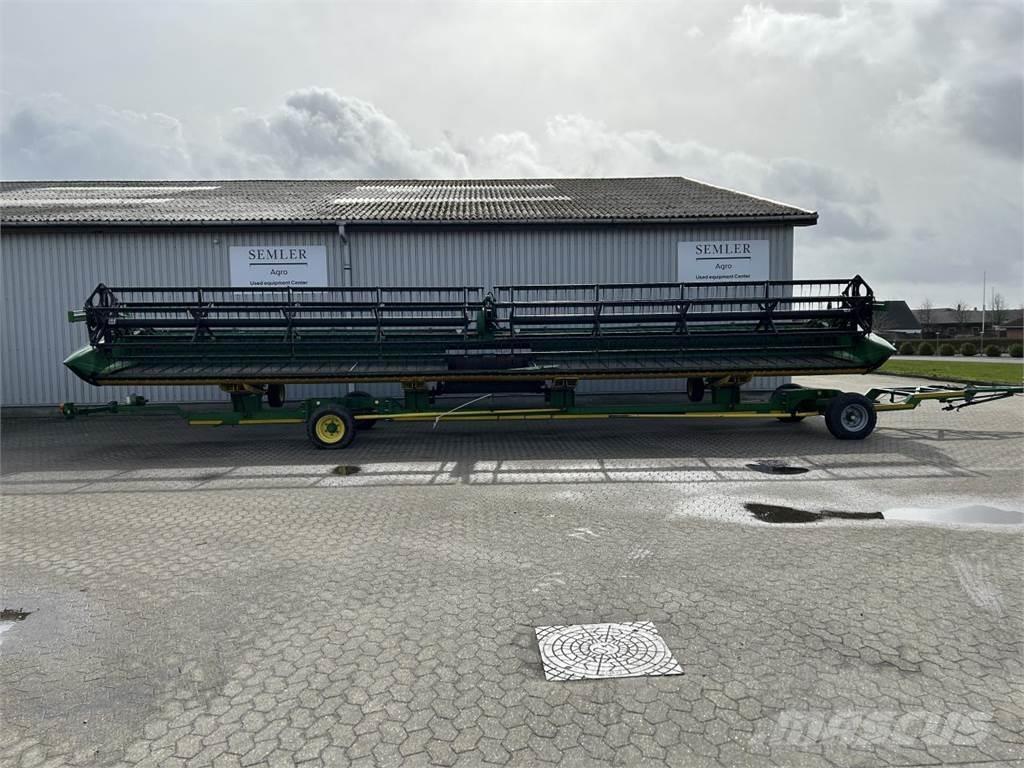 John Deere 640D Combine harvester heads