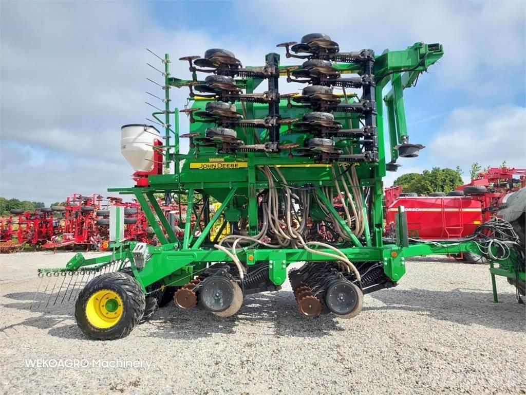 John Deere 750 A Drills
