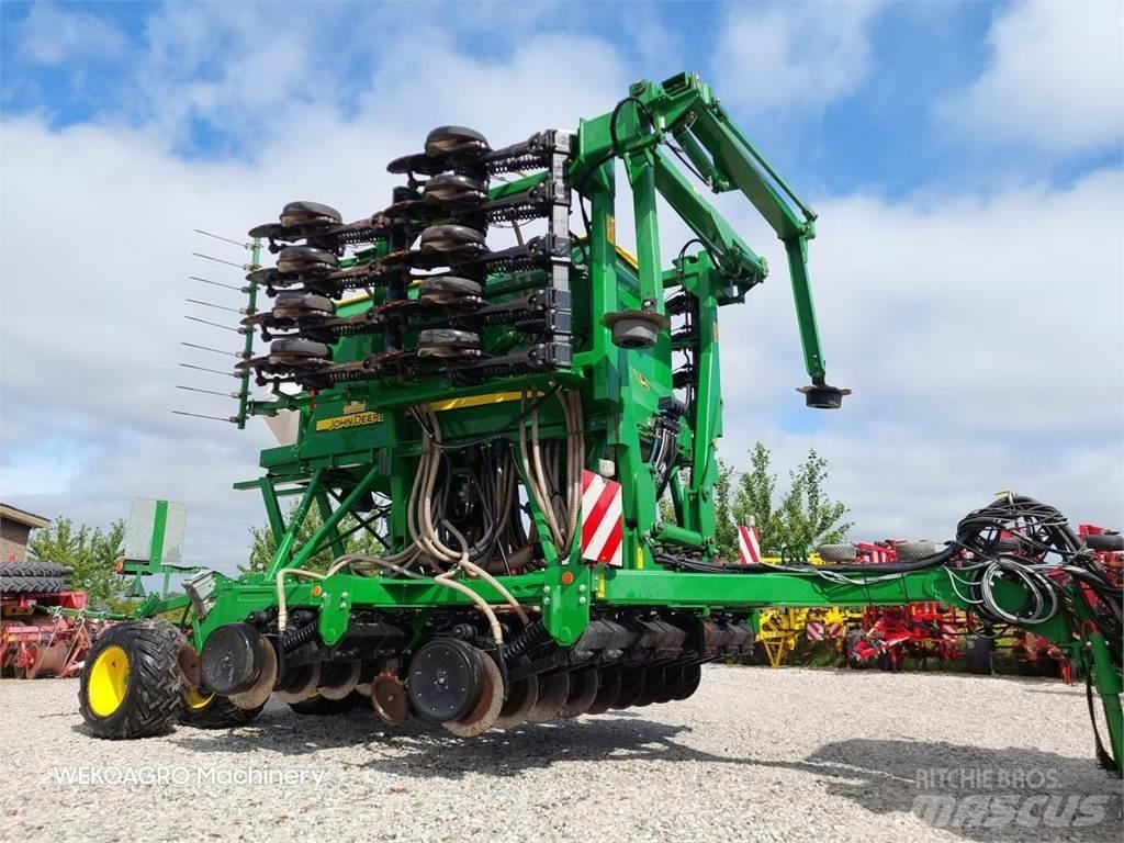 John Deere 750 A Drills