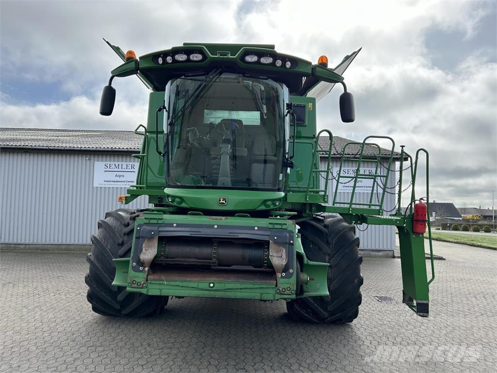 John Deere S690 Combine harvesters