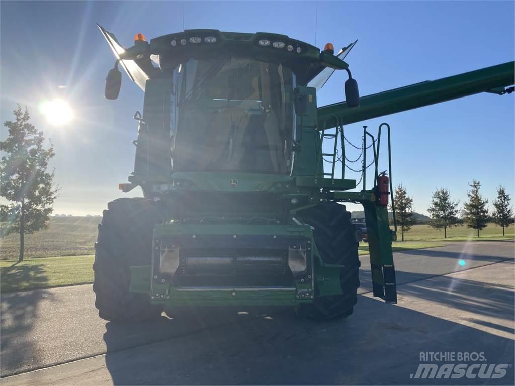 John Deere S690I Combine harvesters