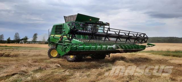 John Deere T660 Combine harvesters