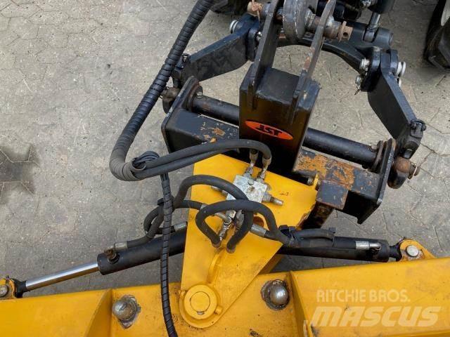 JST 1750 SNEPLOV Snow blades and plows