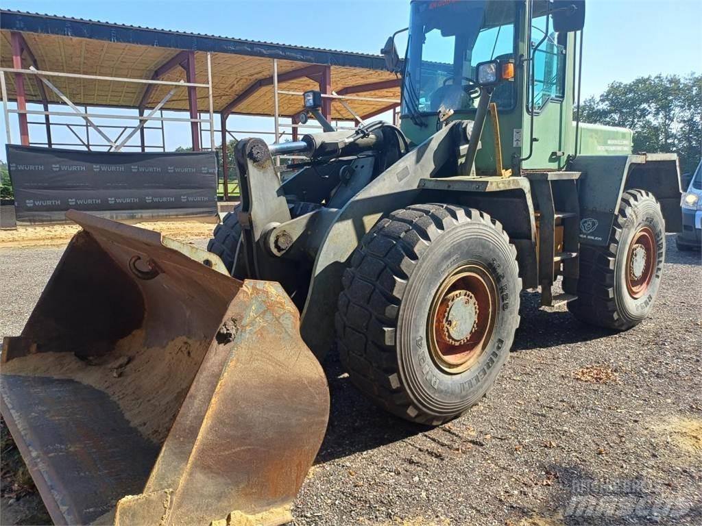 Komatsu WA270 Wheel loaders