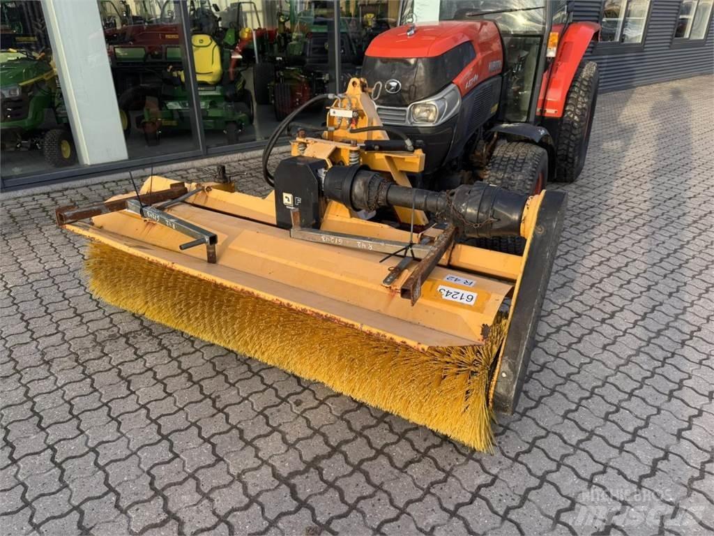 Kubota 5740 Compact tractors