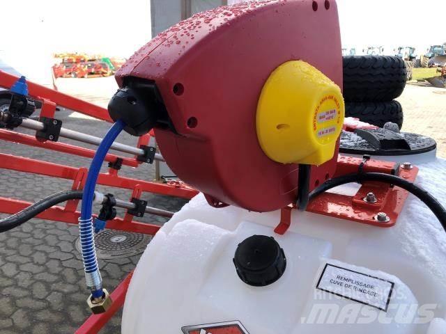 Kuhn P300 Other groundscare machines