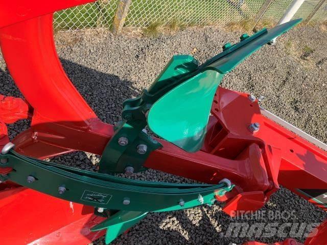 Kverneland 150 S Reversible ploughs