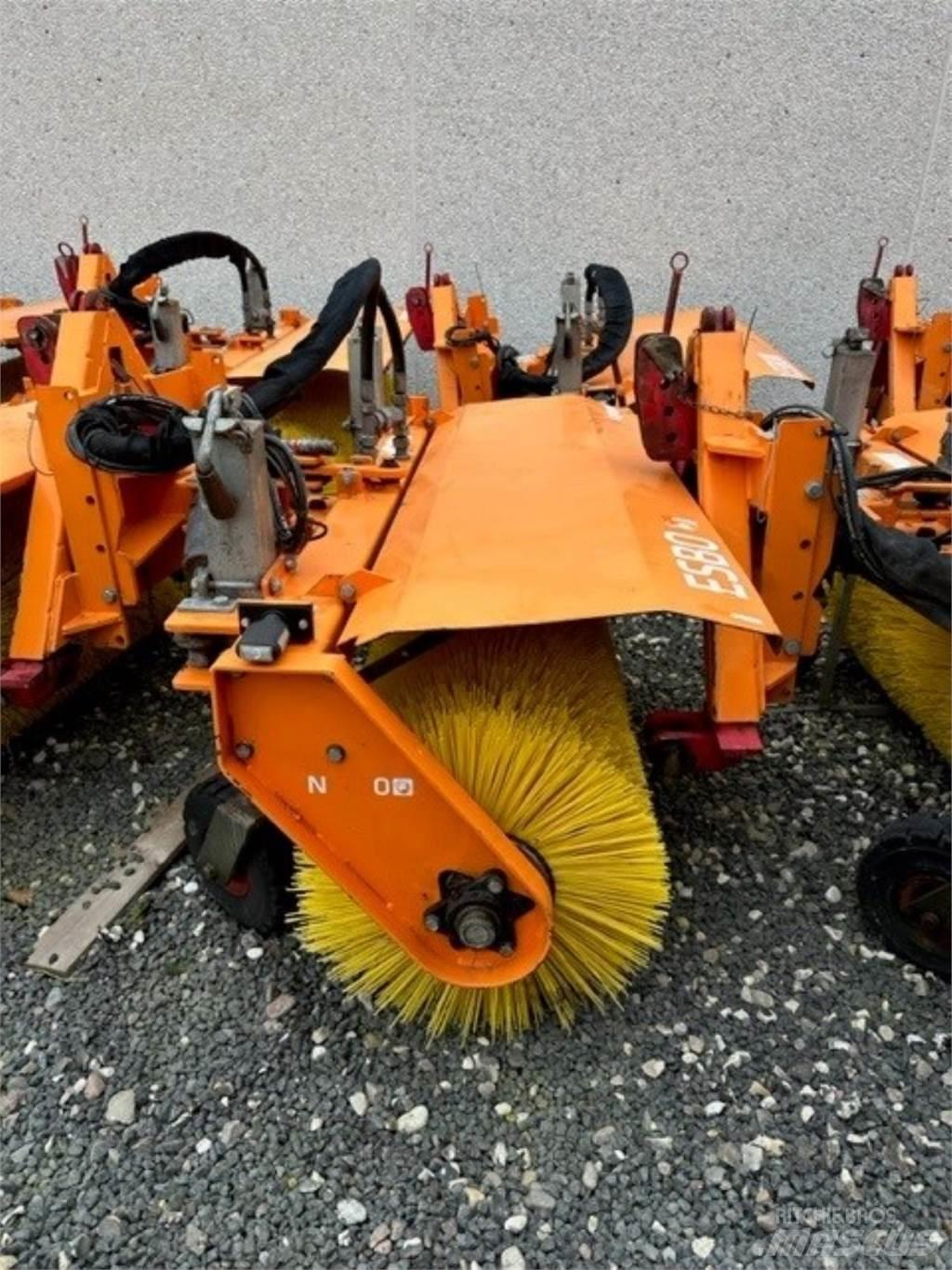Nesbo HF1600S Sweepers