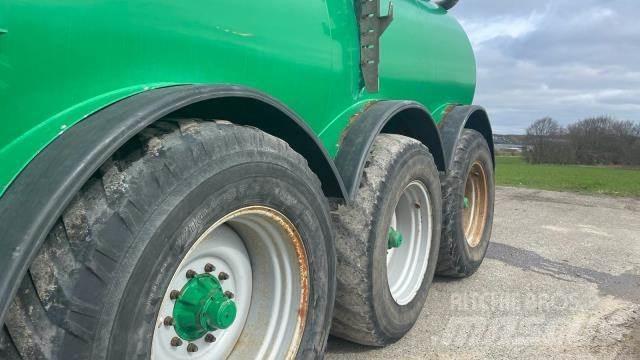 Samson PG 25 Slurry tankers