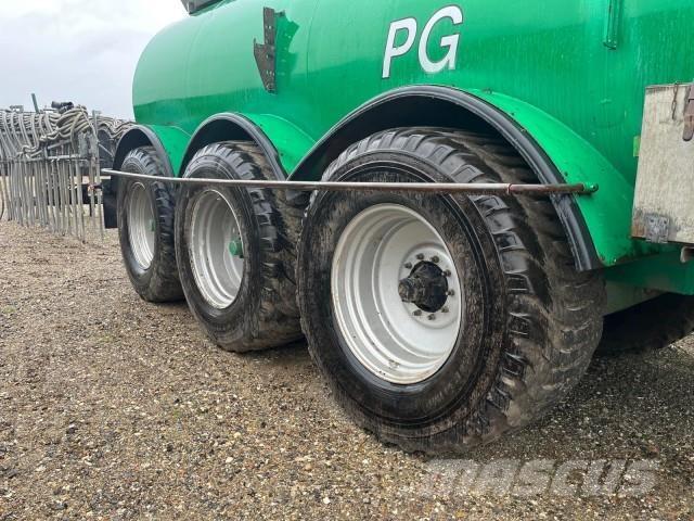 Samson PG 25 FH Slurry tankers