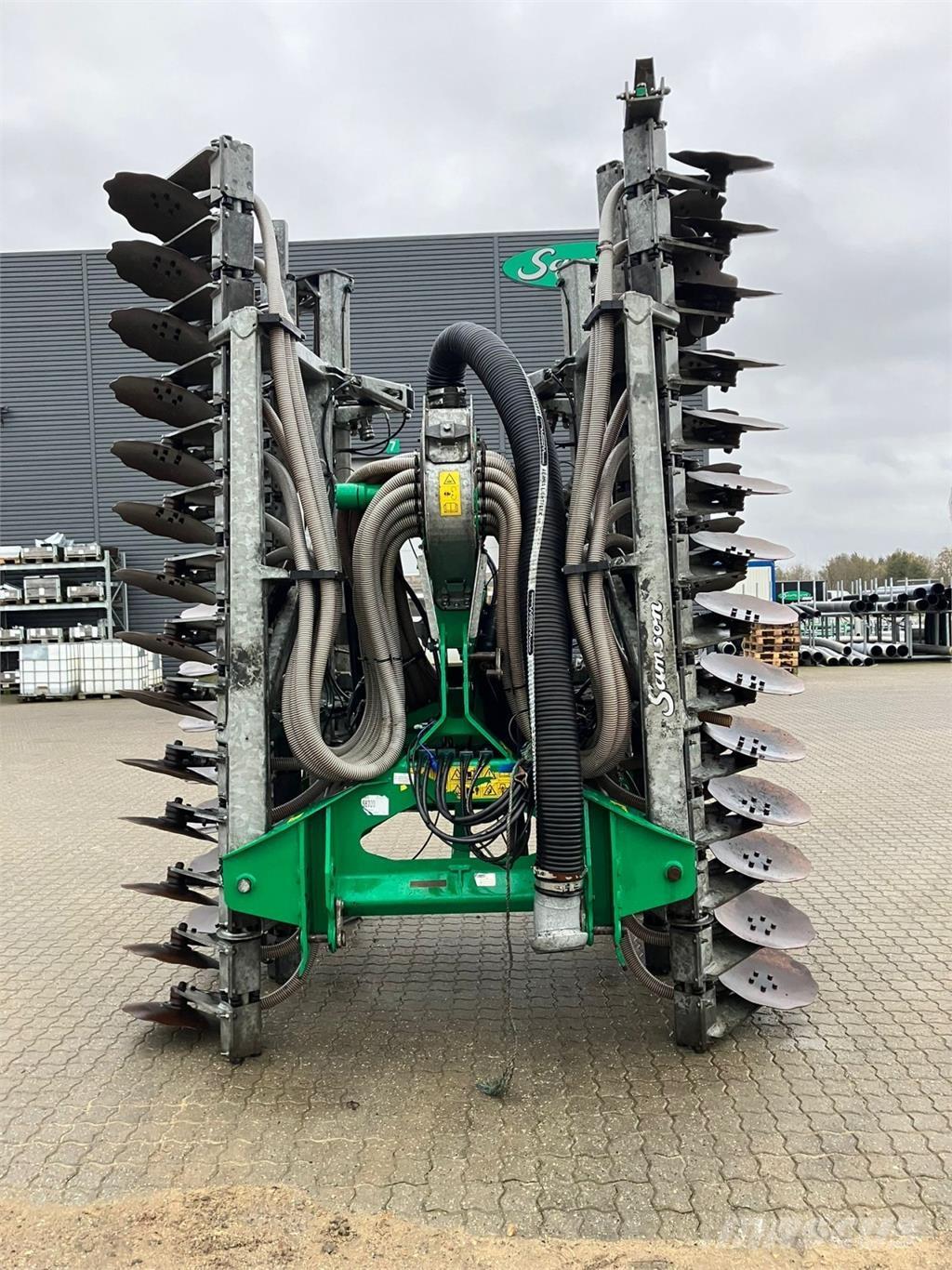 Samson SD II 700 Fertilizer sprayers