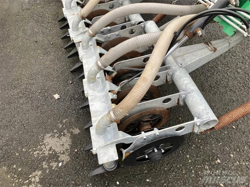 Samson TD 12 Fertilizer sprayers