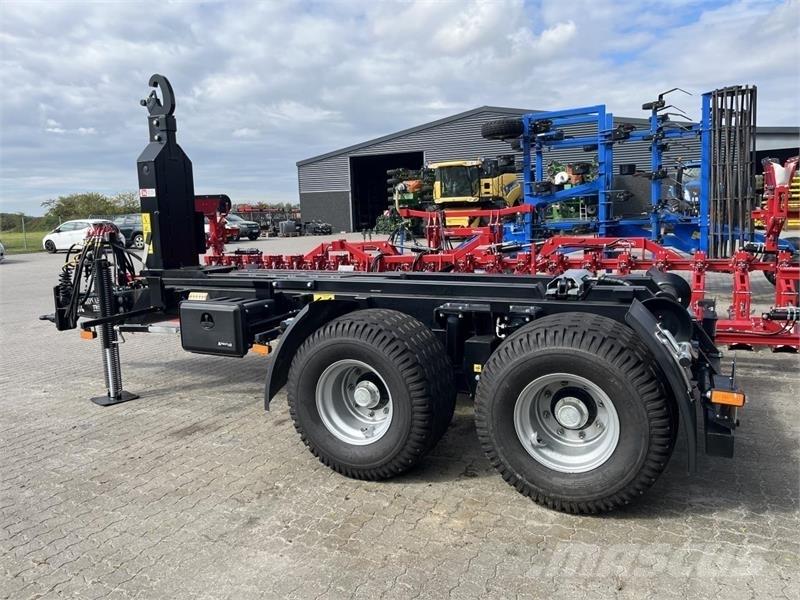 Pronar  Farm machinery