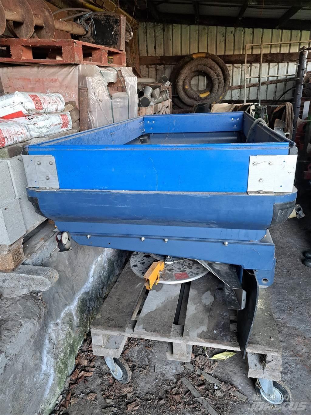 Bogballe M2 Mineral spreaders