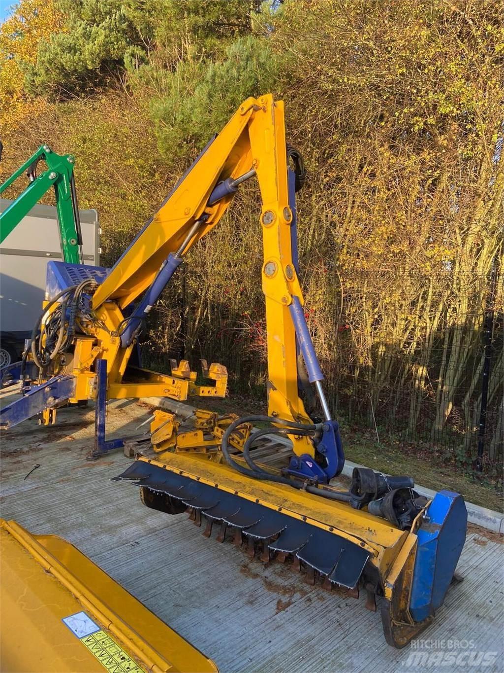 Bomford Buzzard Bale shredders, cutters and unrollers