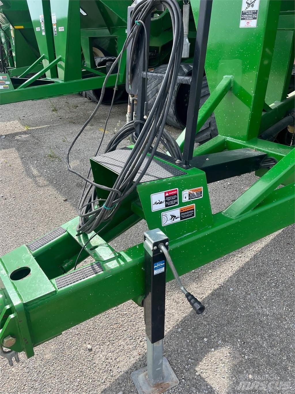 Brent 1082 Grain / Silage Trailers
