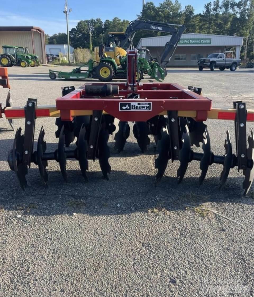 Brown BDC-600 Disc harrows