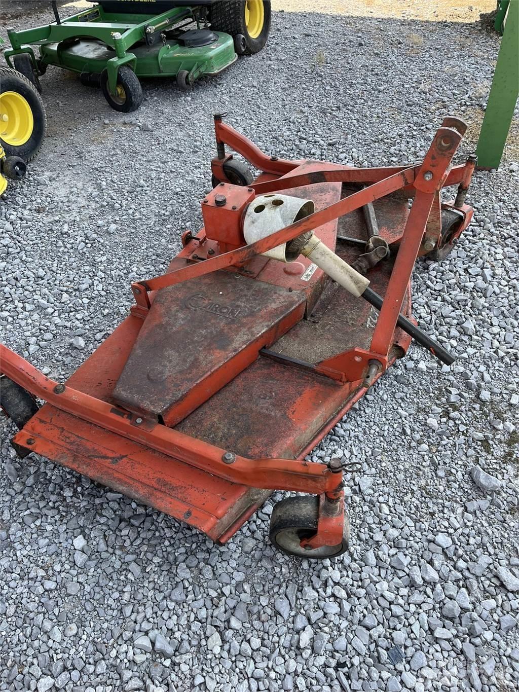 Caroni 72 Riding mowers