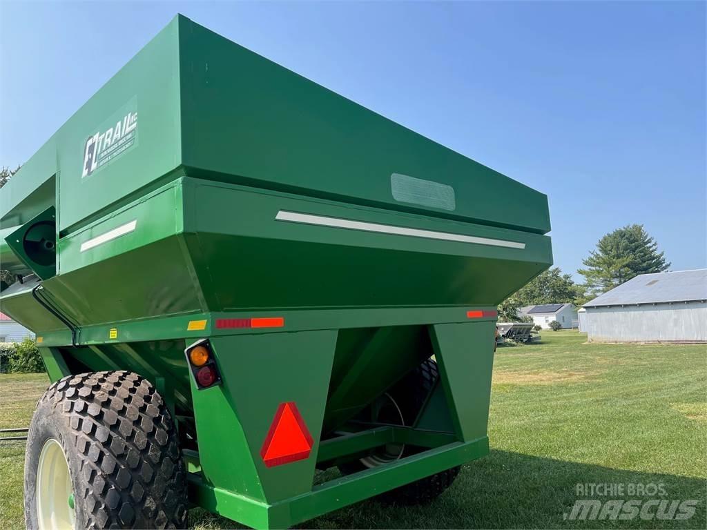 E-Z Trail 710 Grain / Silage Trailers