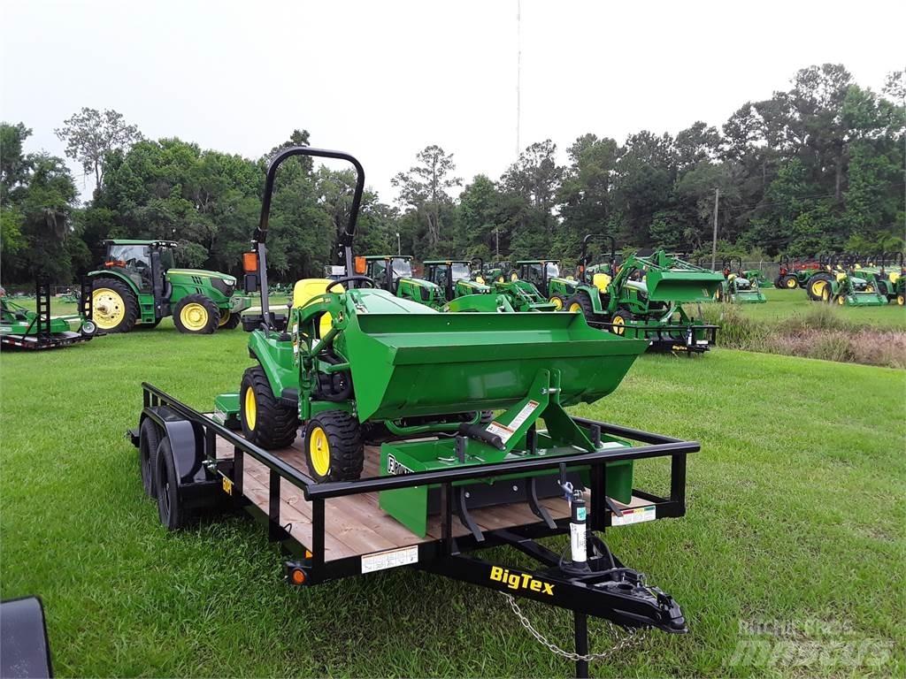 John Deere 1025R Compact tractors