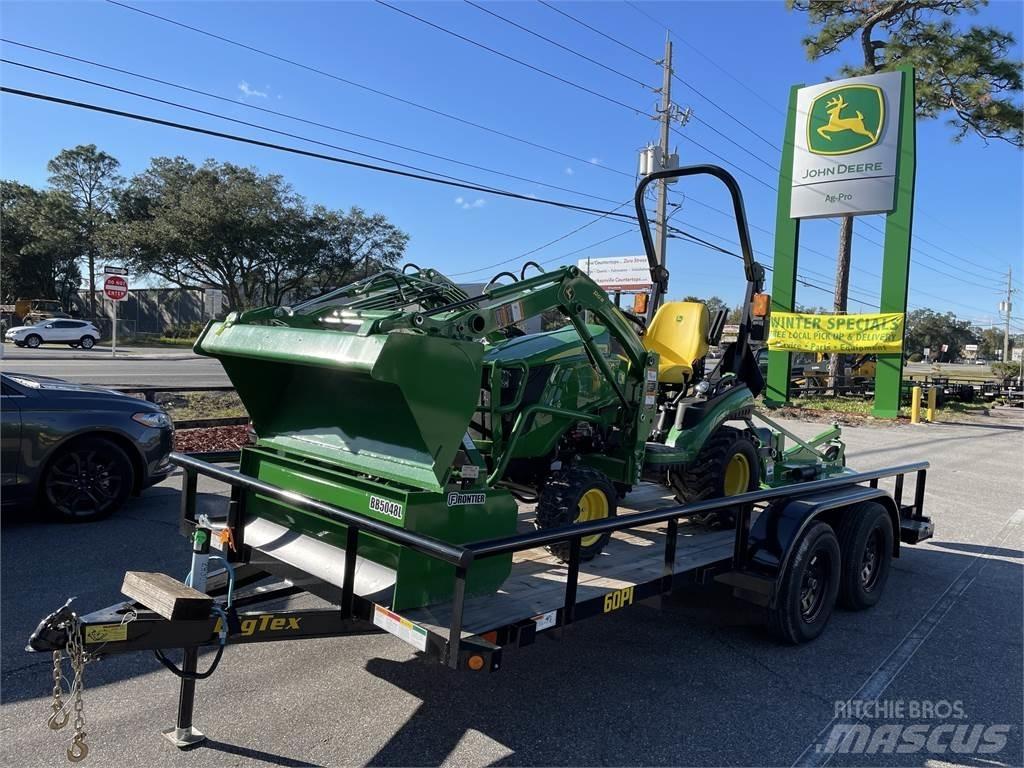 John Deere 1025R Compact tractors
