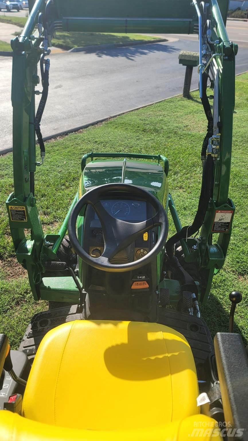 John Deere 1025R Compact tractors