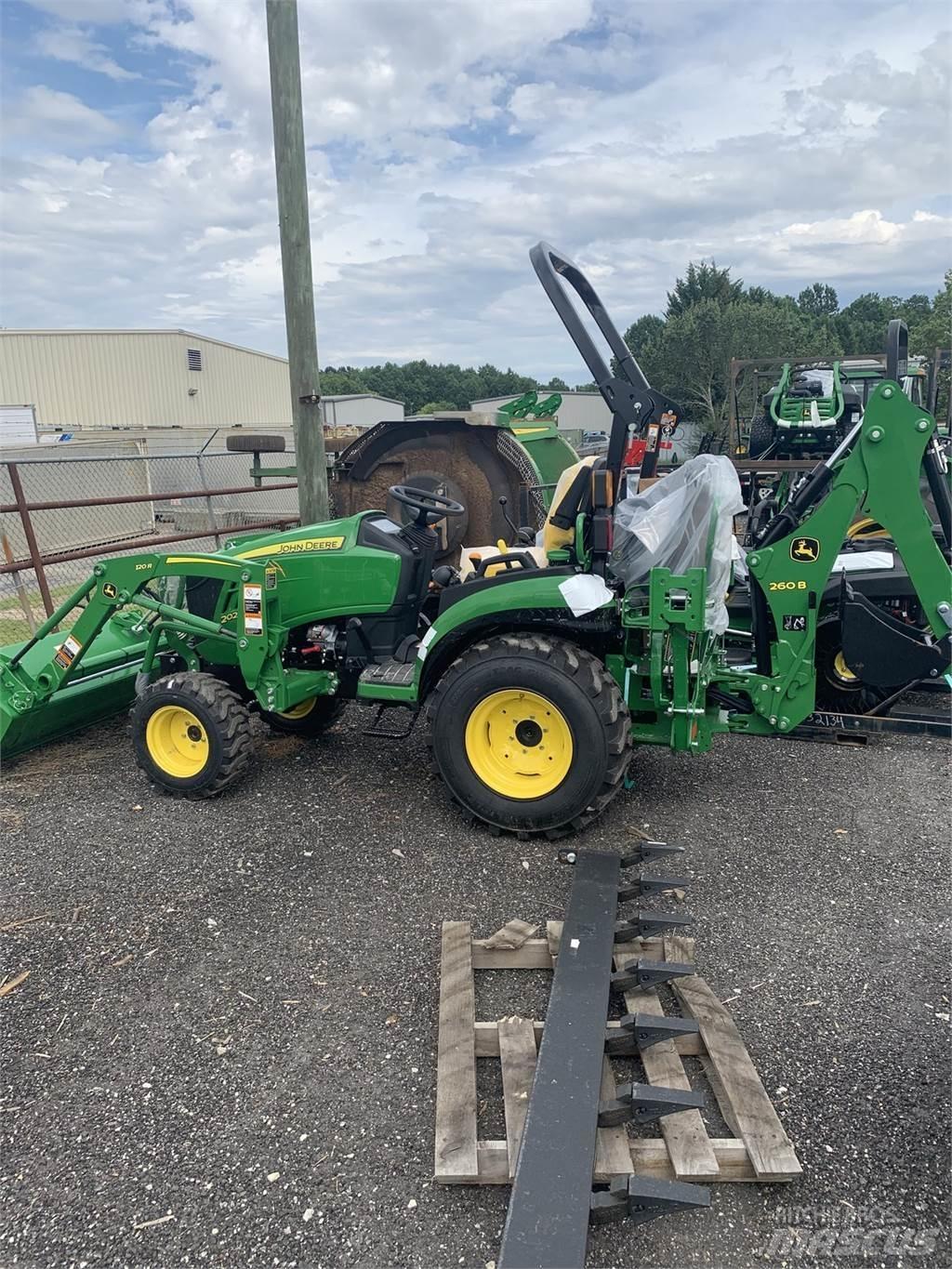John Deere 2025R Compact tractors