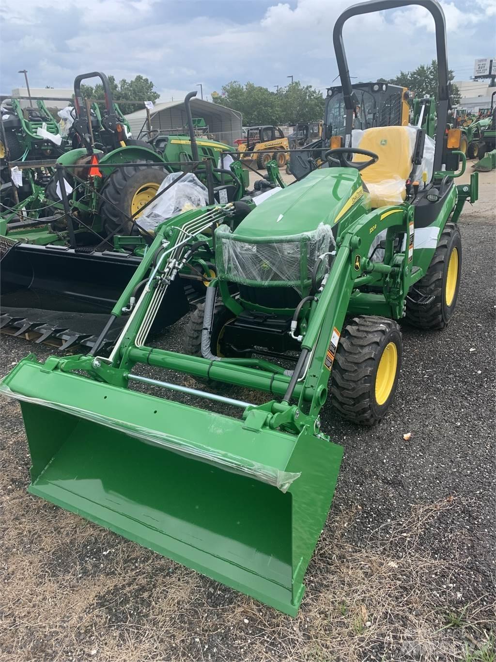 John Deere 2025R Compact tractors