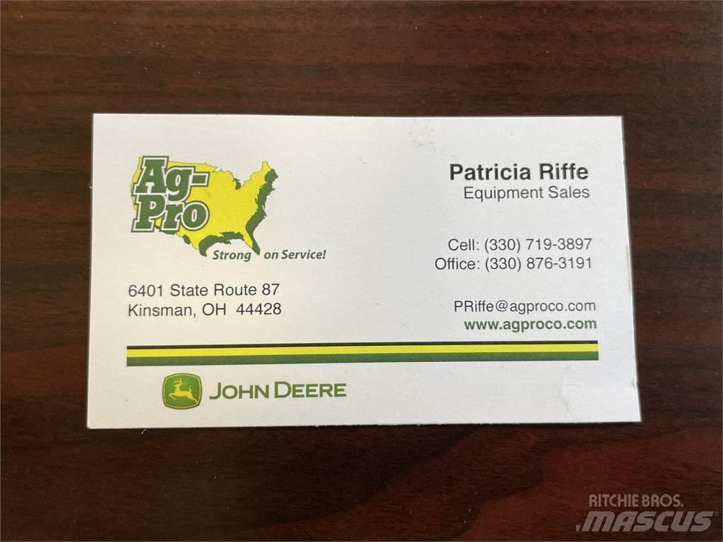 John Deere 2025R Compact tractors
