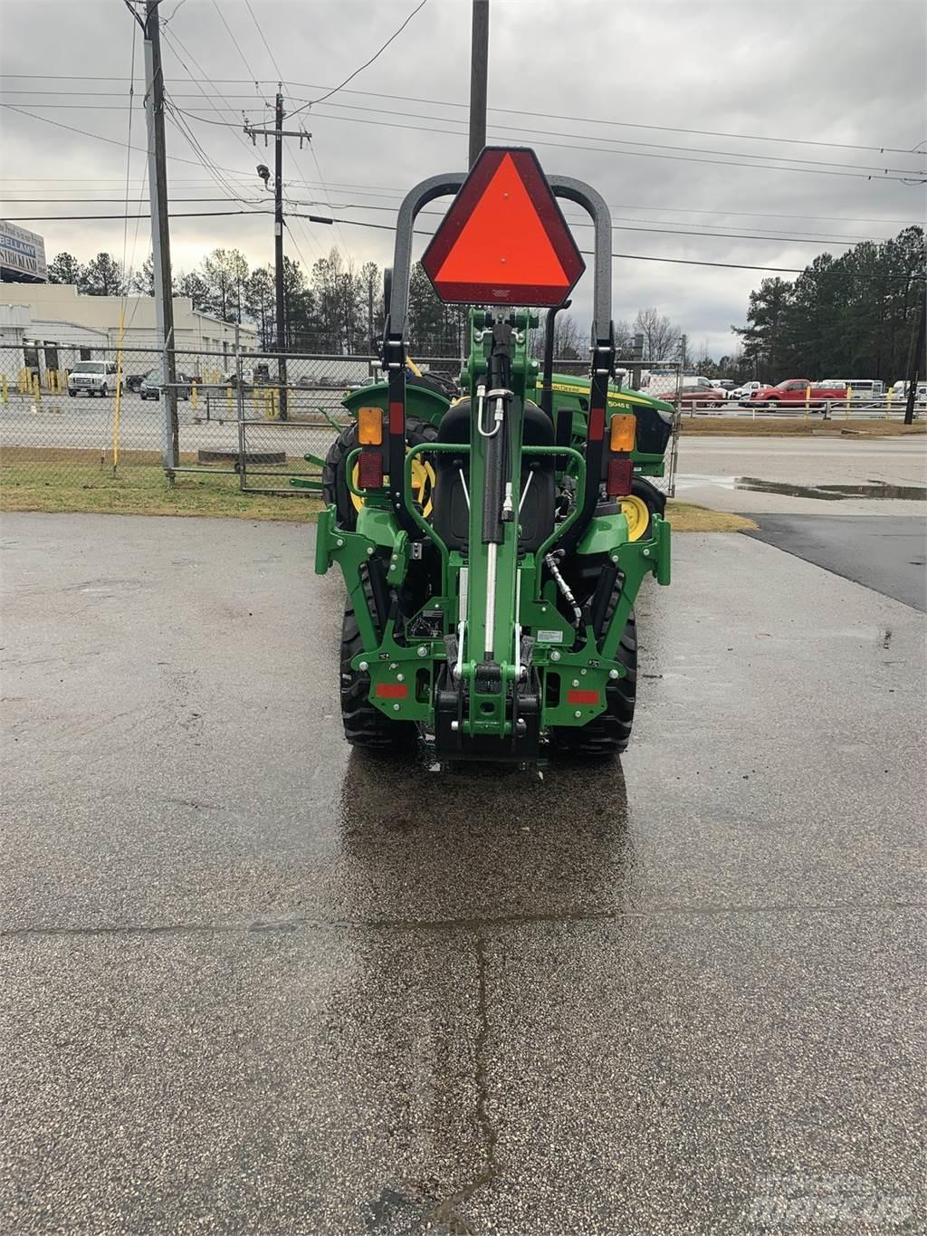 John Deere 2025R Compact tractors