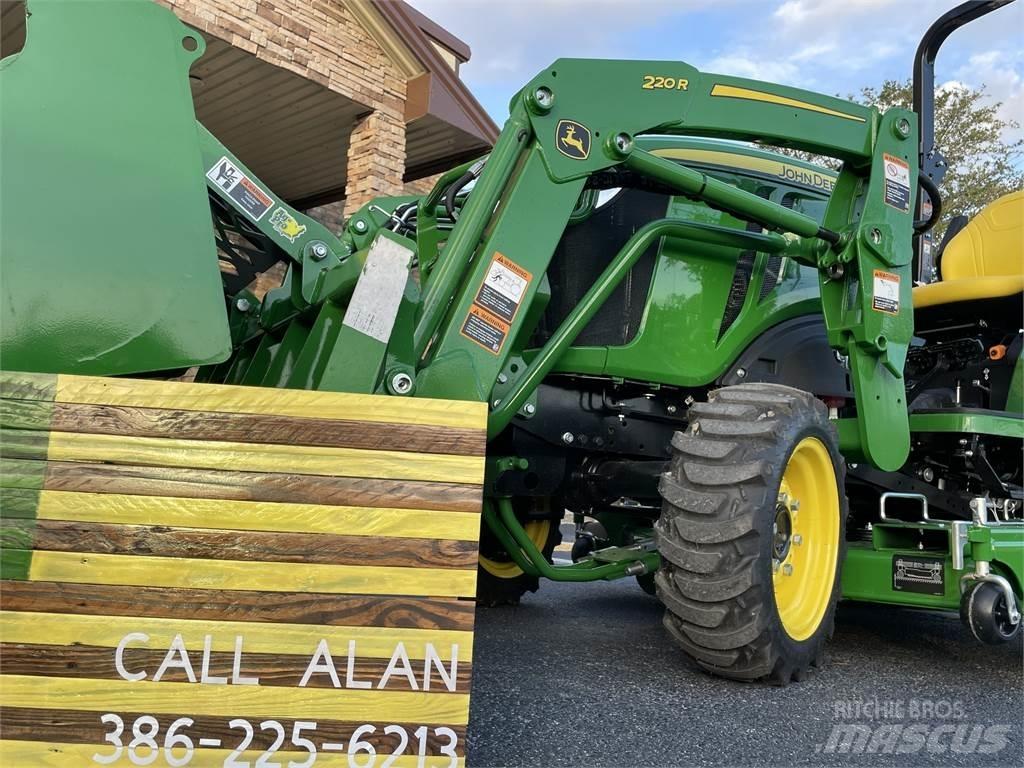 John Deere 2032R Compact tractors