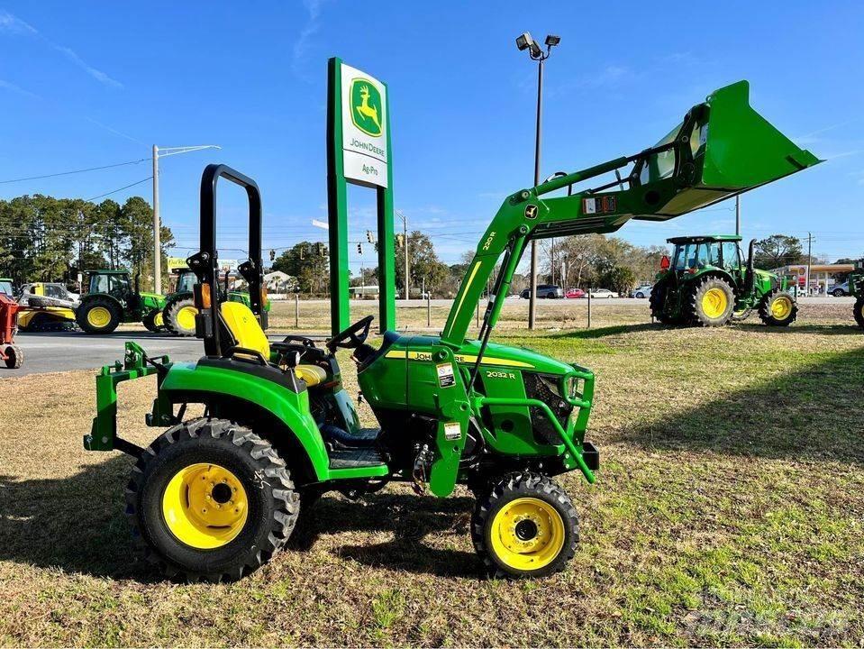 John Deere 2032R Compact tractors