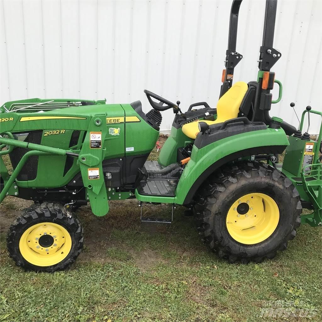 John Deere 2032R Compact tractors